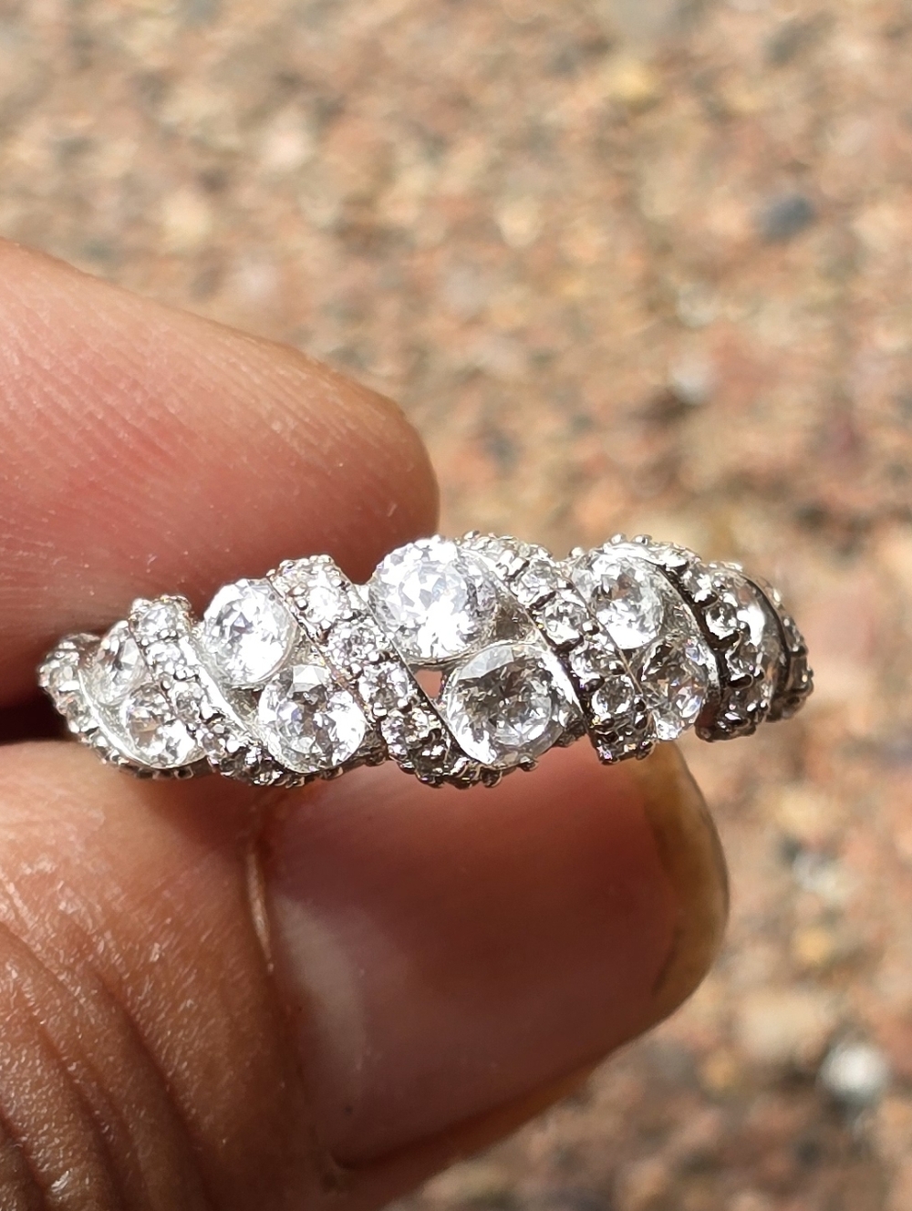 Stunning Sterling Silver 925 Cz Diamond Sparkling Beauty Unique Twisted Ring